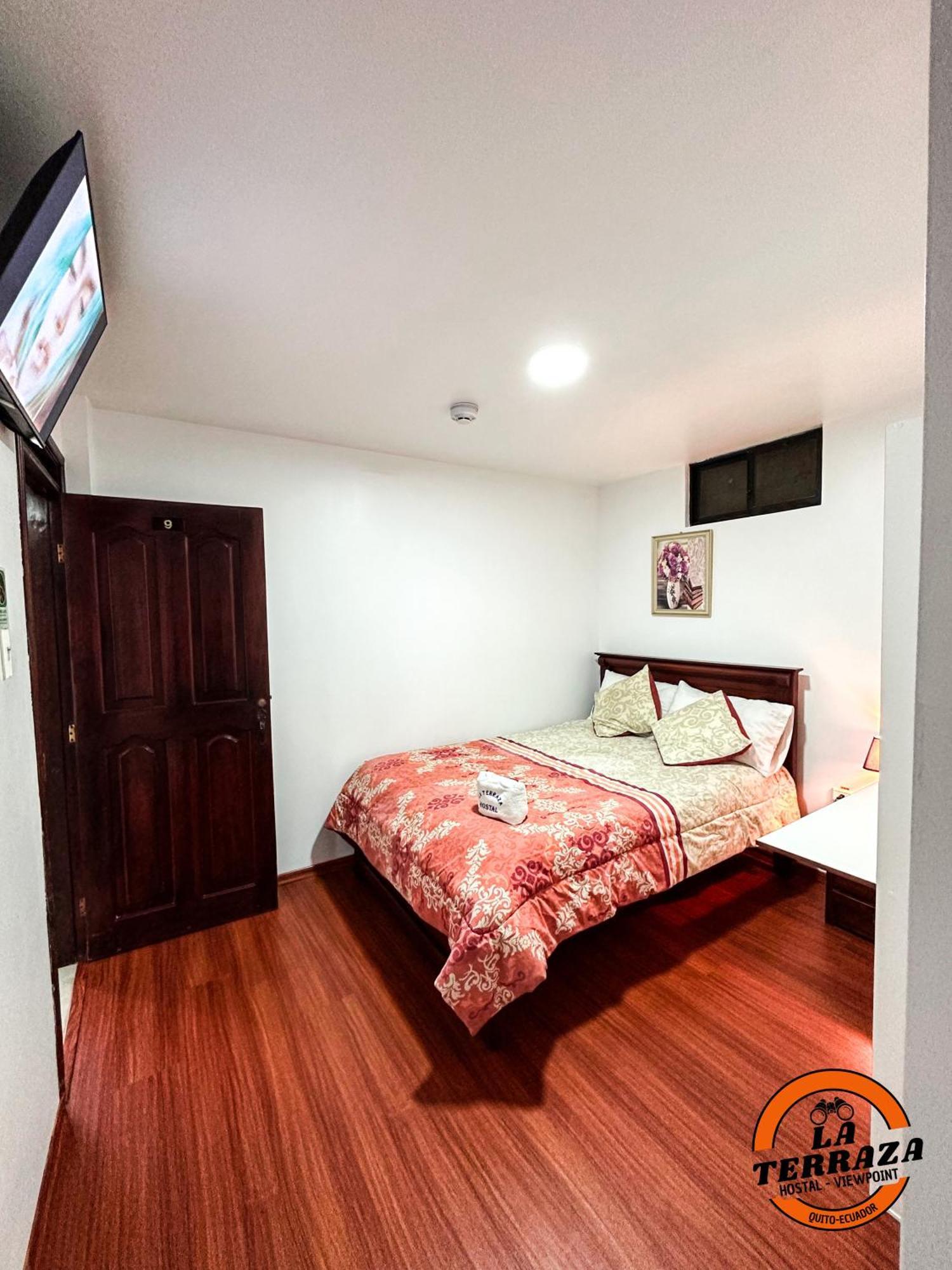 Hostal La Terraza - Roof Terrace Overlooking The North And Historic Centre Quito Dış mekan fotoğraf